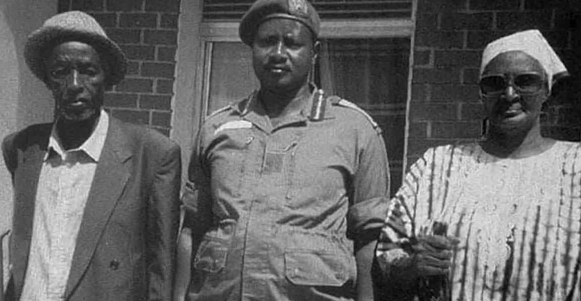 Yoweri Museveni with his-parents, Amos Kaguta and Esteri Kokundeka