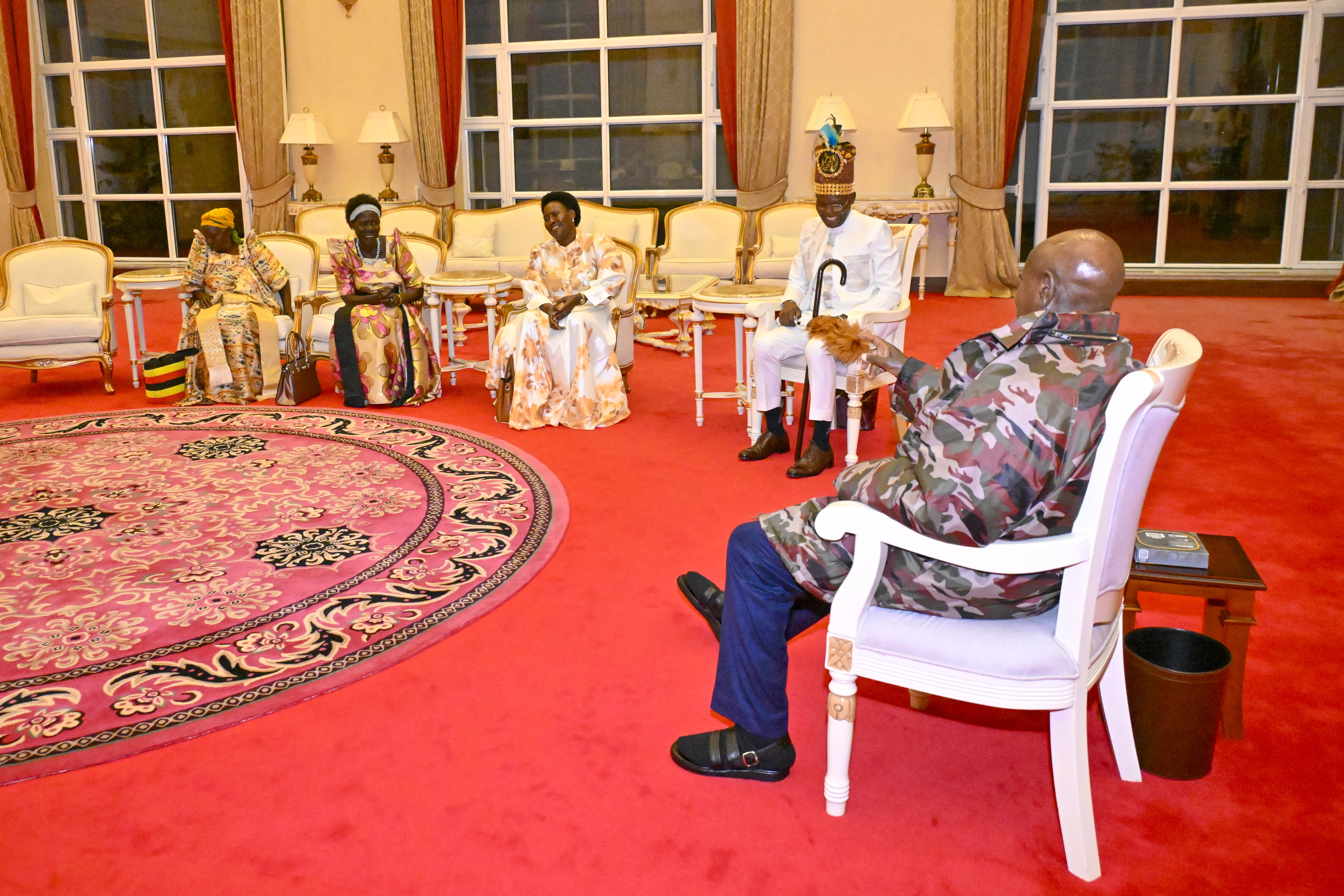 President Yoweri Kaguta Museveni yesterday met and held discussions with the Lango Paramount Chief (Won Nyaci) Eng. Dr. Michael Moses Odongo Okune and clan leaders.