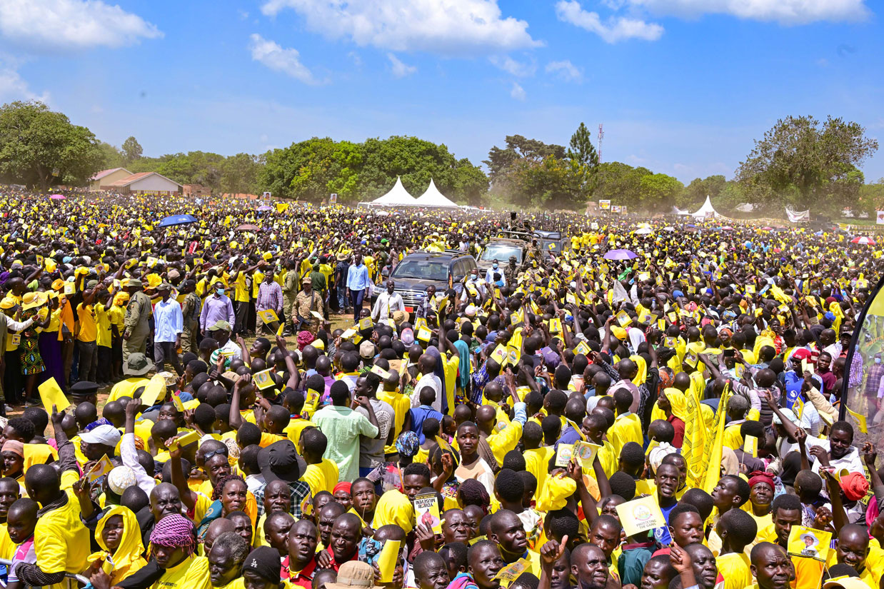 NRM-Presidential-candidate-President-Yoweri-Museveni-waves-to-the-crowds-as-he-arrives-in-Agule,-in-Pallisa-district-to-address-his-campaign-rally-on-Wednesday-Nov-12.