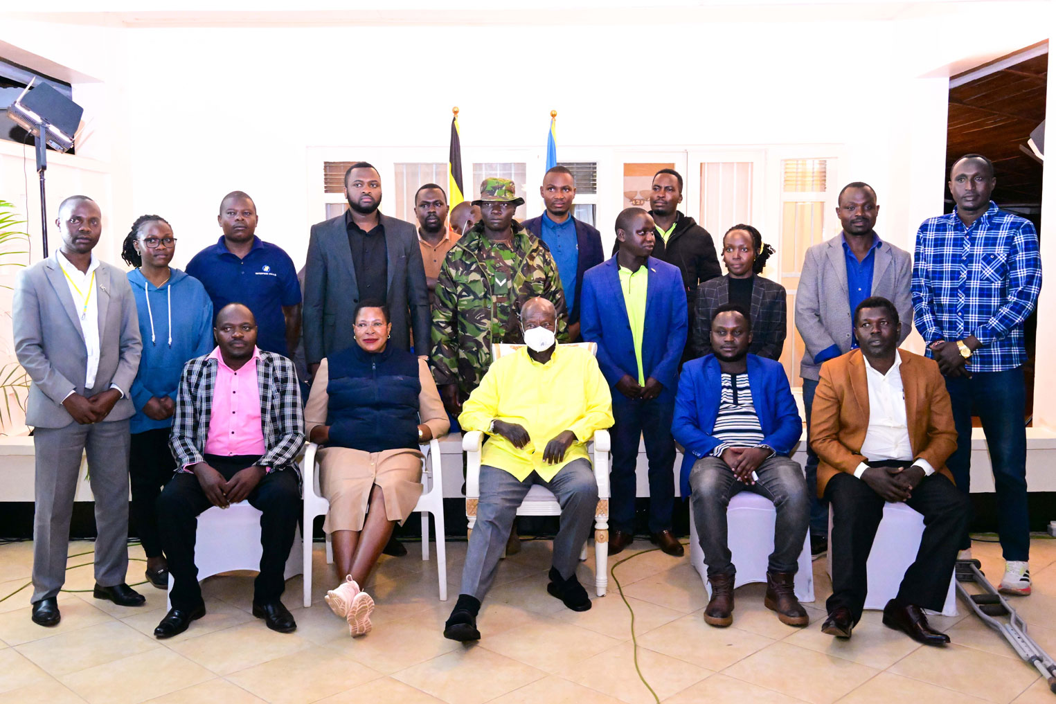 President-Museveni-poses-for-a-photo-with-journalists-from-Sebei-sub-region-after-a-radio-talkshow-in-Mbale-on-Tuesday