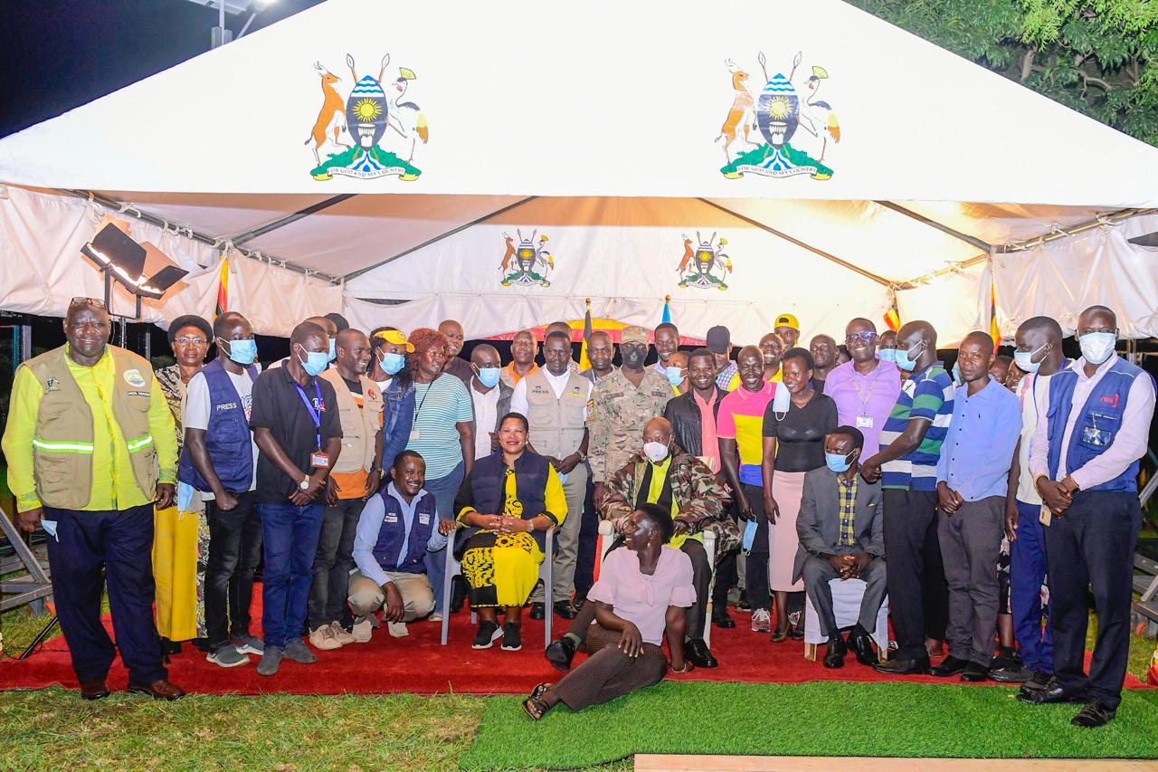 Museveni holds radio talk show with journalists in Teso 