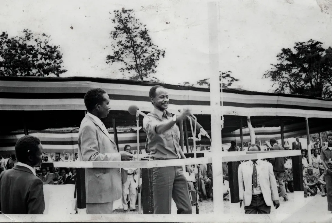 Minister of defence Yoweri Museveni addressing a public.jpg